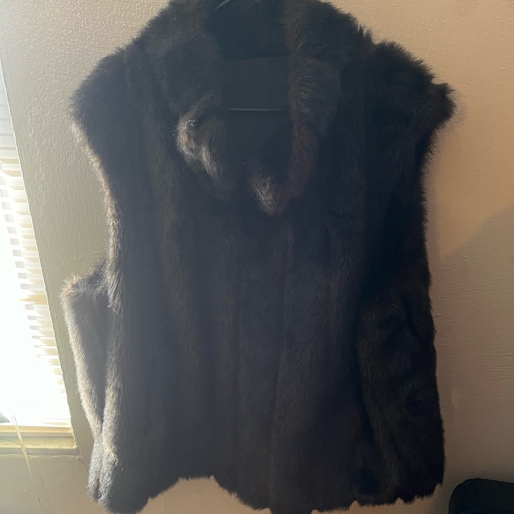 Plus size faux fur vest